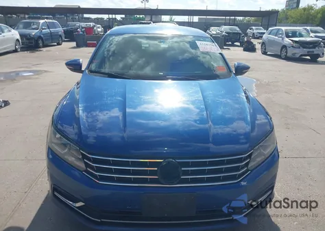 2016 Volkswagen Passat 1.8T S z USA, uszkodzony, nr VIN 1VWAS7A39GC018812